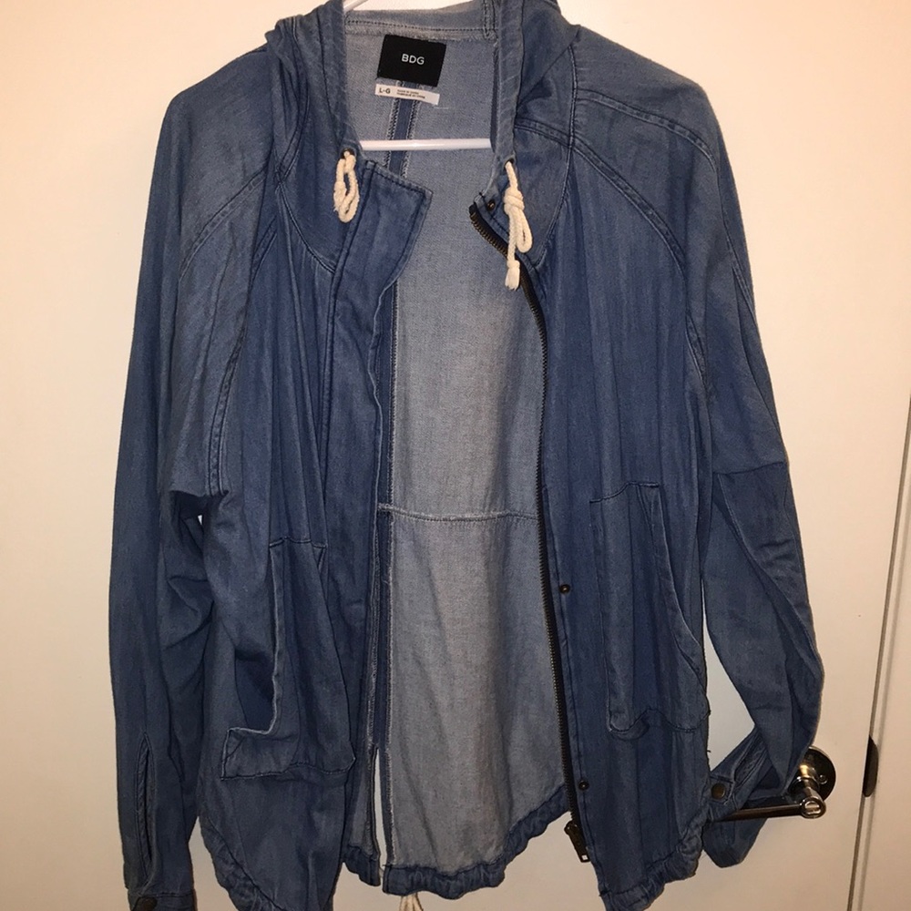 Thin jean jacket